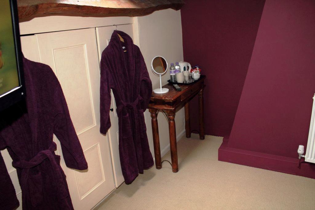 The Halford Hotel Halford  Room photo